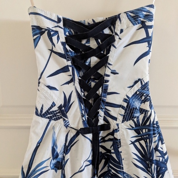 Karen Millen Blue and White Bird Strapless Dress - Picture 4 of 8